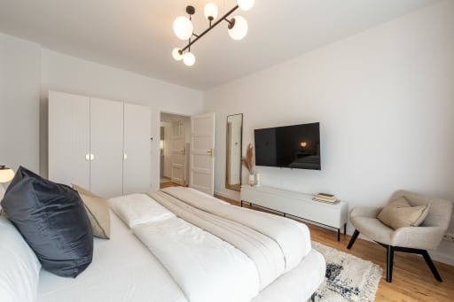 Miete 2 Zimmer Wohnung Berlin | Ganze Wohnung | Berlin | Renoviertes, zeitgenössisches 3-Zimmer-Apartment mit Balkon in Neukölln | Hominext