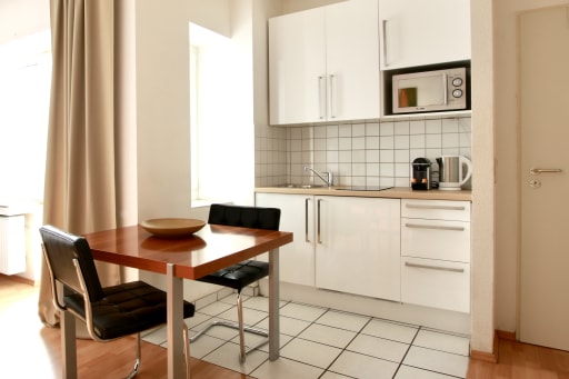 Miete 1 Zimmer Wohnung Köln | Ganze Wohnung | Köln | Schönes Apartment mit Balkon am Rathenauplatz | Hominext