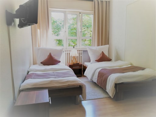 Rent 3 rooms apartment Rheinstetten | Entire place | Rheinstetten | Geräumige Ferienwohnung bei der Neuen Messe Karlsruhe/dm-Arena | Hominext