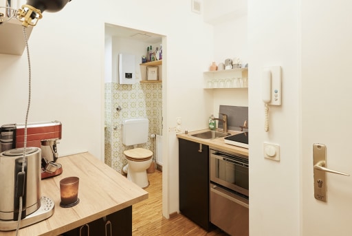 Rent 1 room apartment Düsseldorf | Entire place | Düsseldorf | Charming Explorer Apartment in the centre with optional space in garage | Hominext