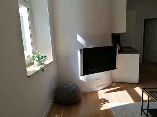 Rent 2 rooms apartment Berlin | Entire place | Berlin | 2-Zimmer-Wohnung mit idyllischem Balkon | Hominext