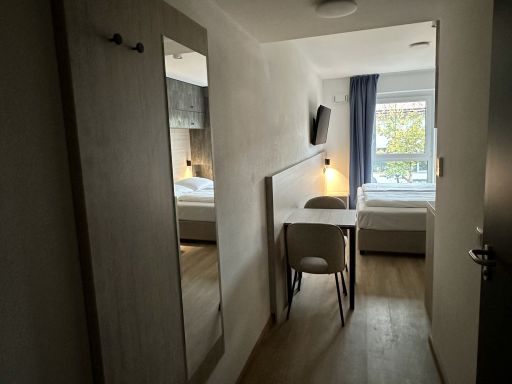 Rent 1 room apartment Unterhaching | Entire place | Unterhaching | Studio Apartment mit Küche für 3 Personen | Hominext