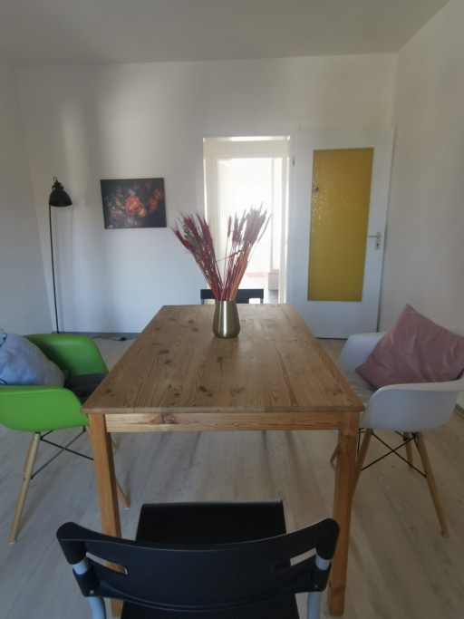 Rent 2 rooms apartment Gelsenkirchen | Entire place | Gelsenkirchen | großzügiges Apartement für bis zu 4 Personen | Hominext