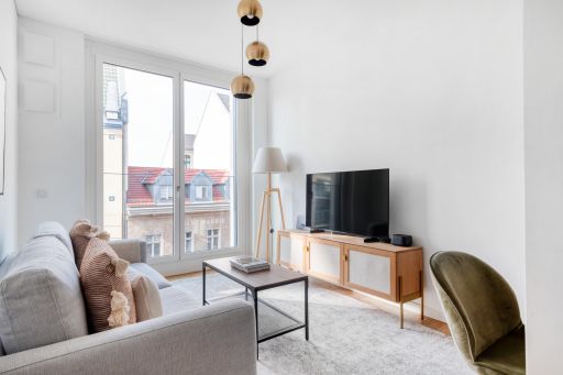 Rent 1 room apartment Berlin | Entire place | Berlin | Attraktive 2 Zimmer Wohnung direkt am Hackeschen Markt. Hochwertig möbliert und ausgestattet. | Hominext