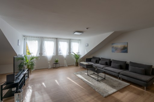 Rent 1 room apartment Plankstadt | Entire place | Plankstadt | Apartment im Dachgeschoss | Hominext