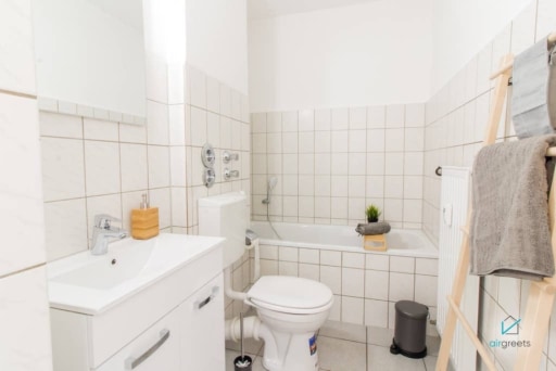 Rent 1 room apartment Köln | Entire place | Köln | Stilvolle, möblierte Wohnung in Köln/Deutz mit erstklassiger Verkehrsanbindung | Hominext