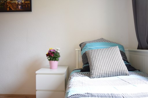 Miete 1 Zimmer Wohnung Hürth | Studio | Hürth | süßes Zimmer mit schicker Küche + 2 Bäder | Hominext