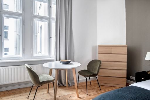 Miete 1 Zimmer Wohnung Berlin | Ganze Wohnung | Berlin | Wunderschöne vollausgestattete 1 Zimmer Wohnung in Gründerzeit Altbau direkt am Boxhagener Platz. | Hominext