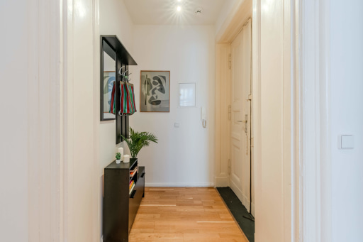 Rent 1 room apartment Berlin | Entire place | Berlin | Sophistizierte Einfachheit: Stilvolles 2-Zimmer-Apartment mit Balkon | Hominext