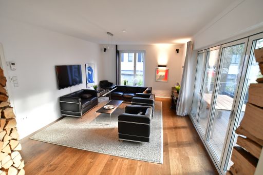 Miete 2 Zimmer Wohnung Stuttgart | Ganze Wohnung | Stuttgart | Sonnendurchflutete 5-Zimmer-Wohnung in ruhiger Lage mit großem Südbalkon, Blick ins Grüne | Hominext