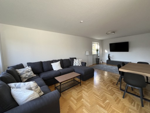 Rent 2 rooms apartment Köln | Entire place | Köln | Lichtdurchflutete und frisch renovierte 3-Zimmer-Wohnung im Kölner Süden mit perfekter Anbindung | Hominext