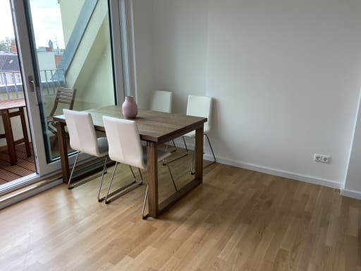 Rent 1 room apartment Berlin | Entire place | Berlin | Dachgeschoß Studio im Herzen von Neukölln mit zwei tollen Terassen | Hominext