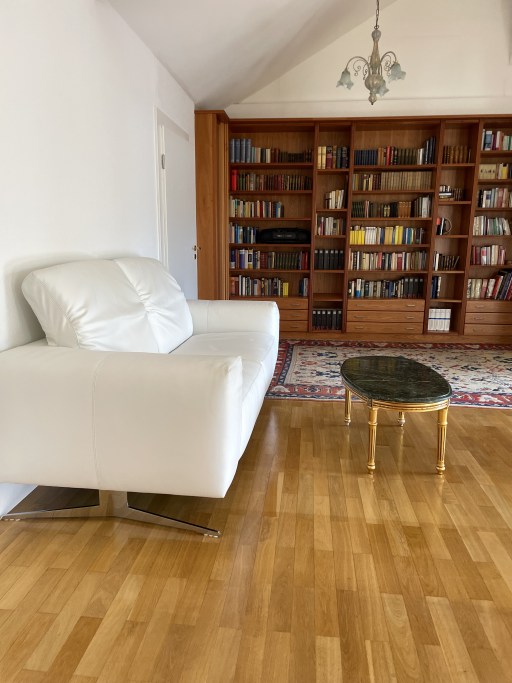 Rent 2 rooms apartment Baden-Baden | Entire place | Baden-Baden | Klassische 3 Zi Wohnung mit Dachterrasse in Bestlage | Hominext