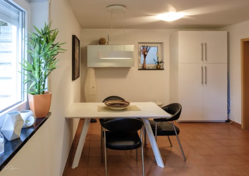 Rent 1 room apartment Weil am Rhein | Entire place | Weil am Rhein | 2 1/2 Einliegerwohnung, am Tüllinger Weinberg mit grandioser Sicht - möbliert - nahe CH Grenze | Hominext