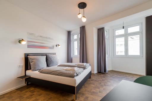 Rent 1 room apartment Berlin | Entire place | Berlin | Großzügiges Studio im sanierten Apartmenthaus am Hermannplatz | Hominext