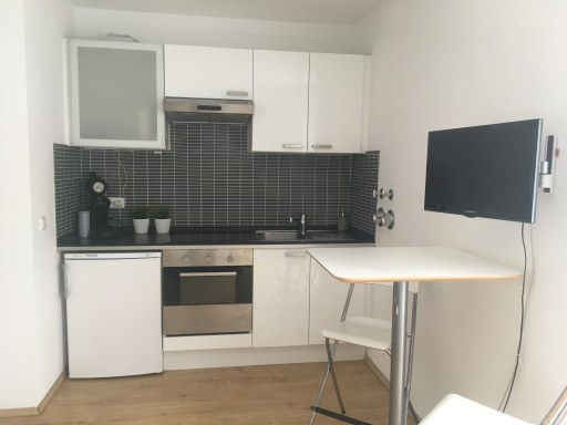 Rent 1 room apartment Düsseldorf | Entire place | Düsseldorf | Stilvolles Wohlfühl-Apartment, Nähe Medienhafen | Hominext