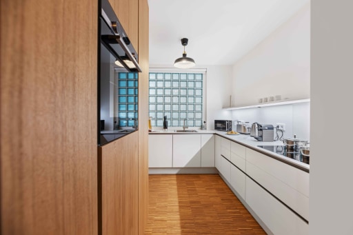 Rent 4 rooms apartment München | Studio | München | Modernes Zimmer mit Balkon in einem Coliving-Apartment in München | Hominext