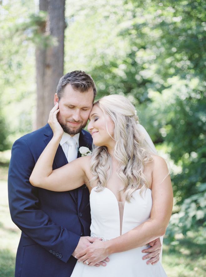 Erin + Josh, Haubstadt Wedding in Discovery Lodge, Evansville, IN, USA