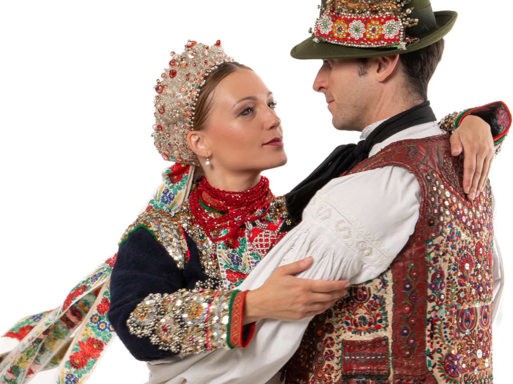 Paput Júlia, együttesünk női tánckarvezetője, táncos szólistája Harangozó Gyula díjban részesült