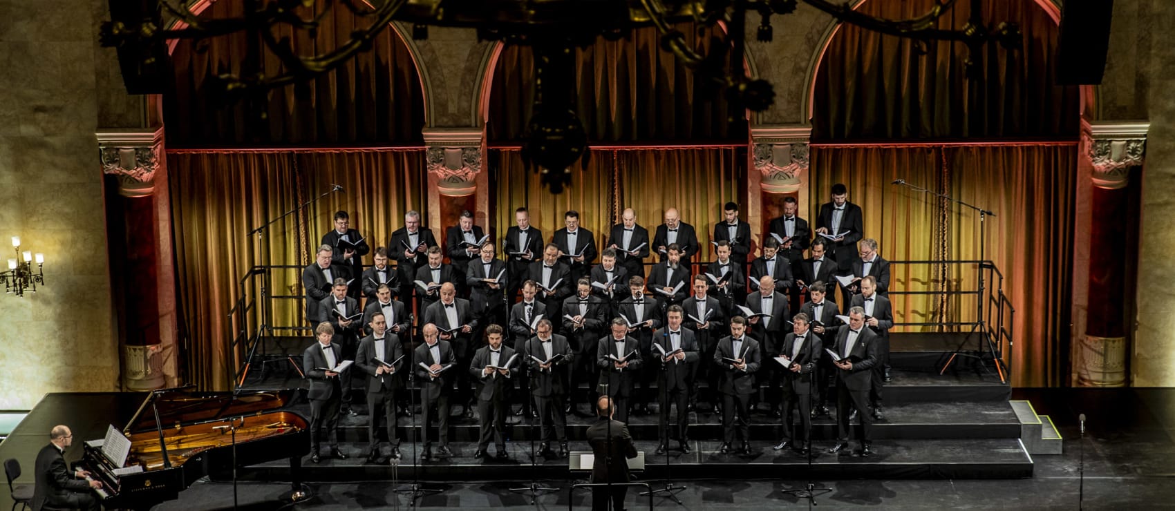 Férfias operák, operás férfiak