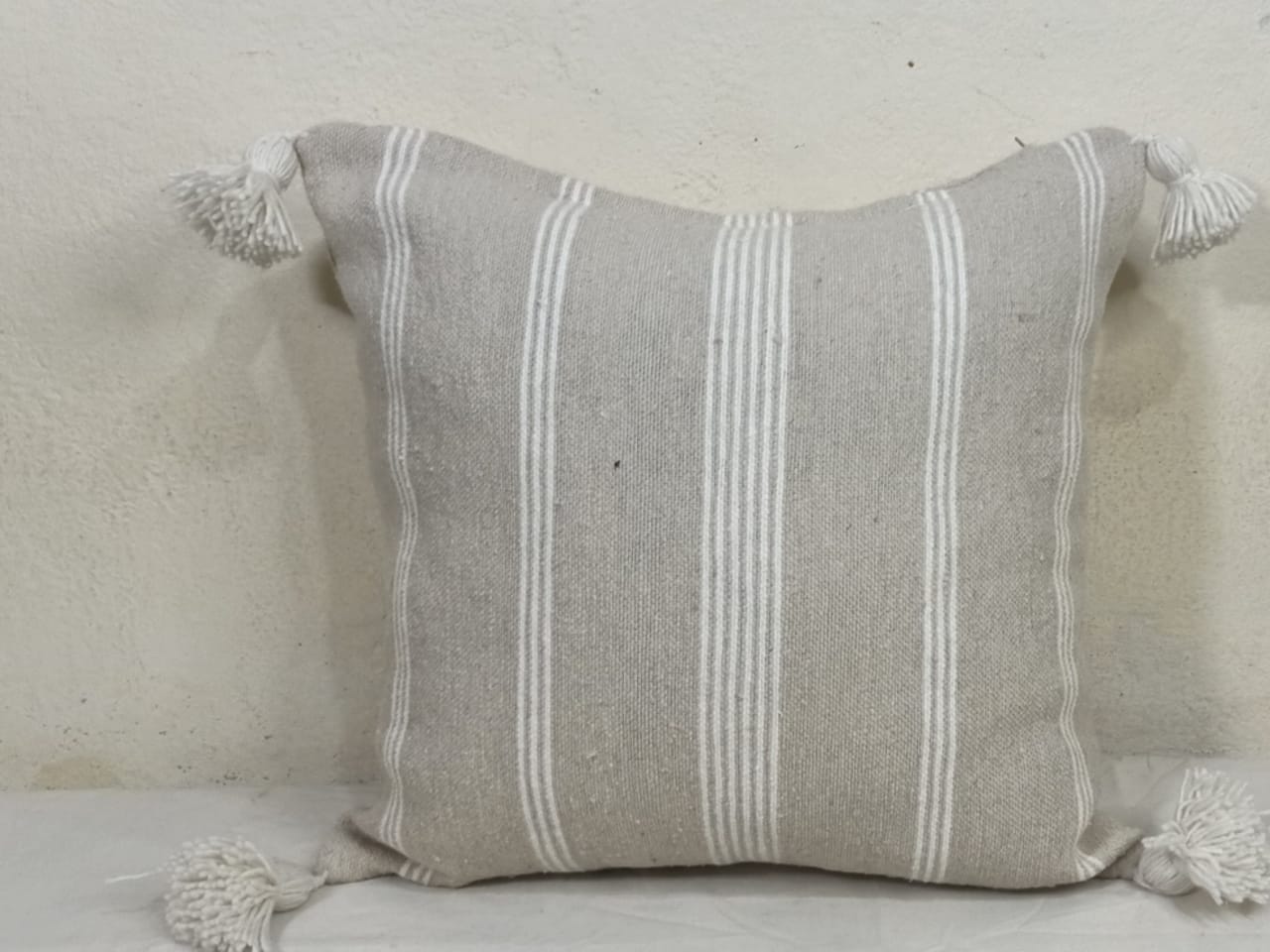  pillow weft thread  Brown, White Morocco