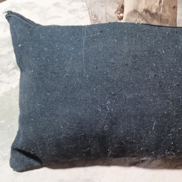 Pillow — detail 4