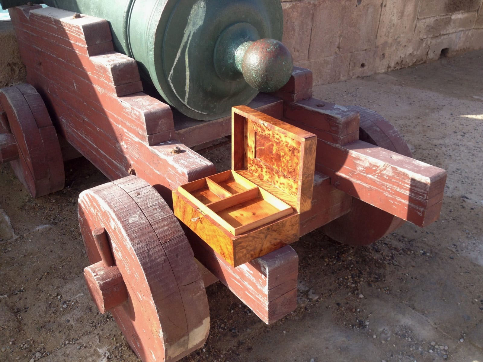  Box Thuja Wood and Aluminum White Morocco