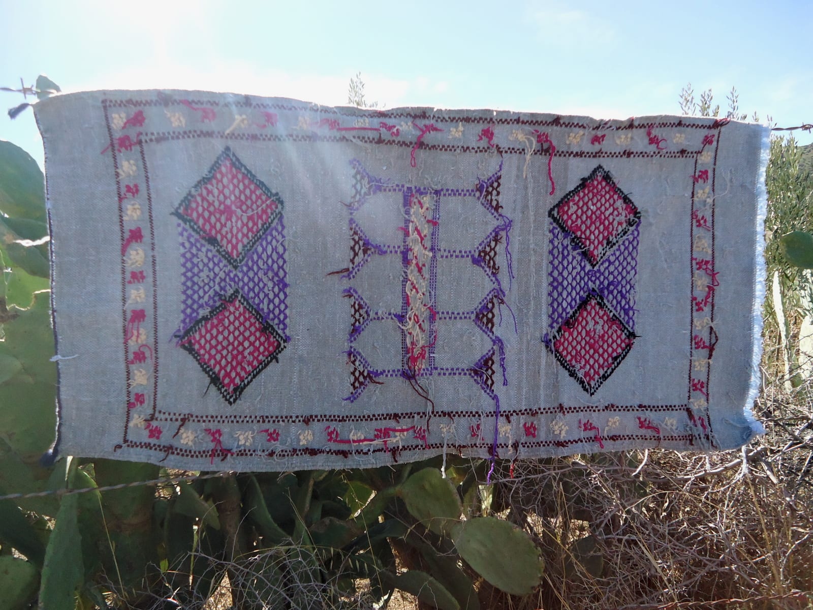  Hanbel Rug Chenille - Morba Red, Blue Morocco