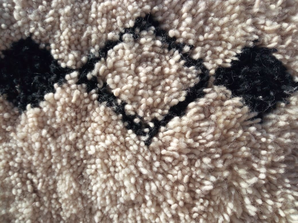 Pillow of wool