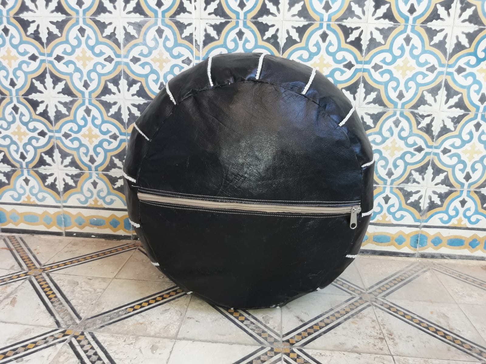  Pouf leather and Sabra silk Black, White Morocco