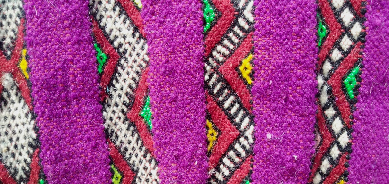 Pillow of wool