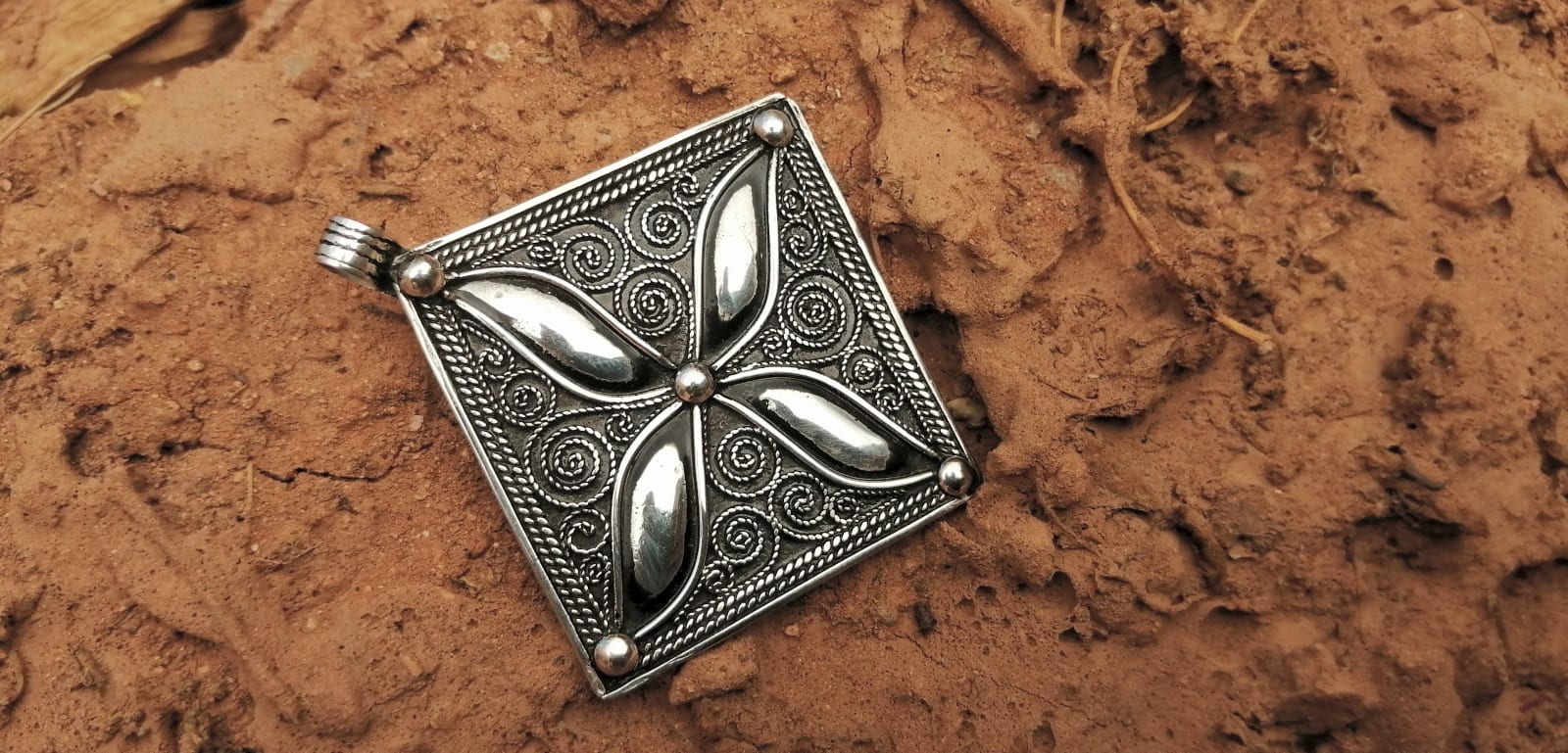  Necklace  Black, White Morocco
