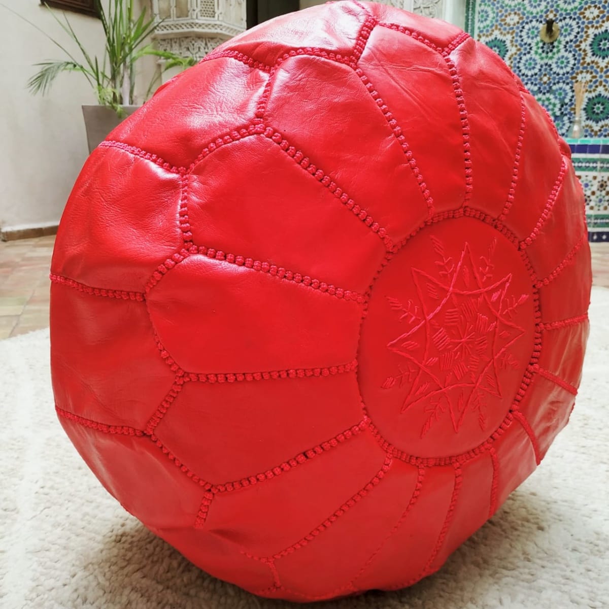  Pouf leather and Sabra silk Red Morocco