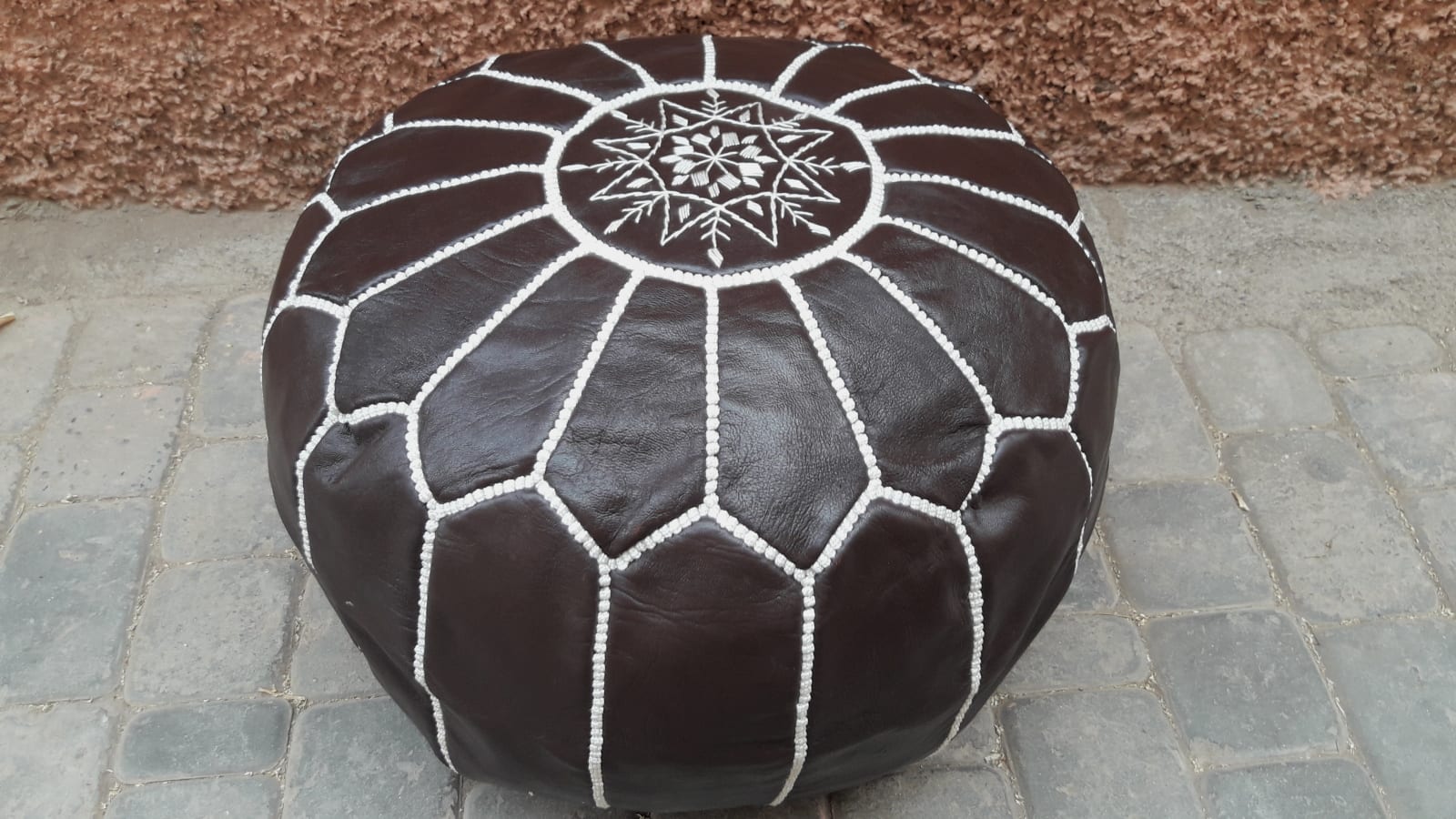  Pouf leather and Sabra silk Brown, White Morocco