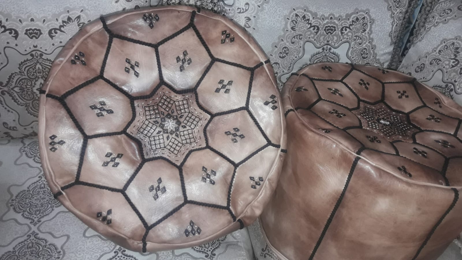  Pouf leather and Sabra silk Black, White Morocco