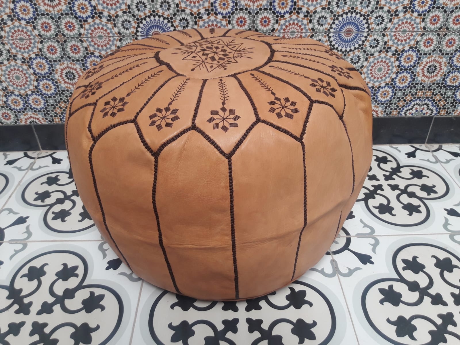  Pouf leather and Sabra silk Brown Morocco