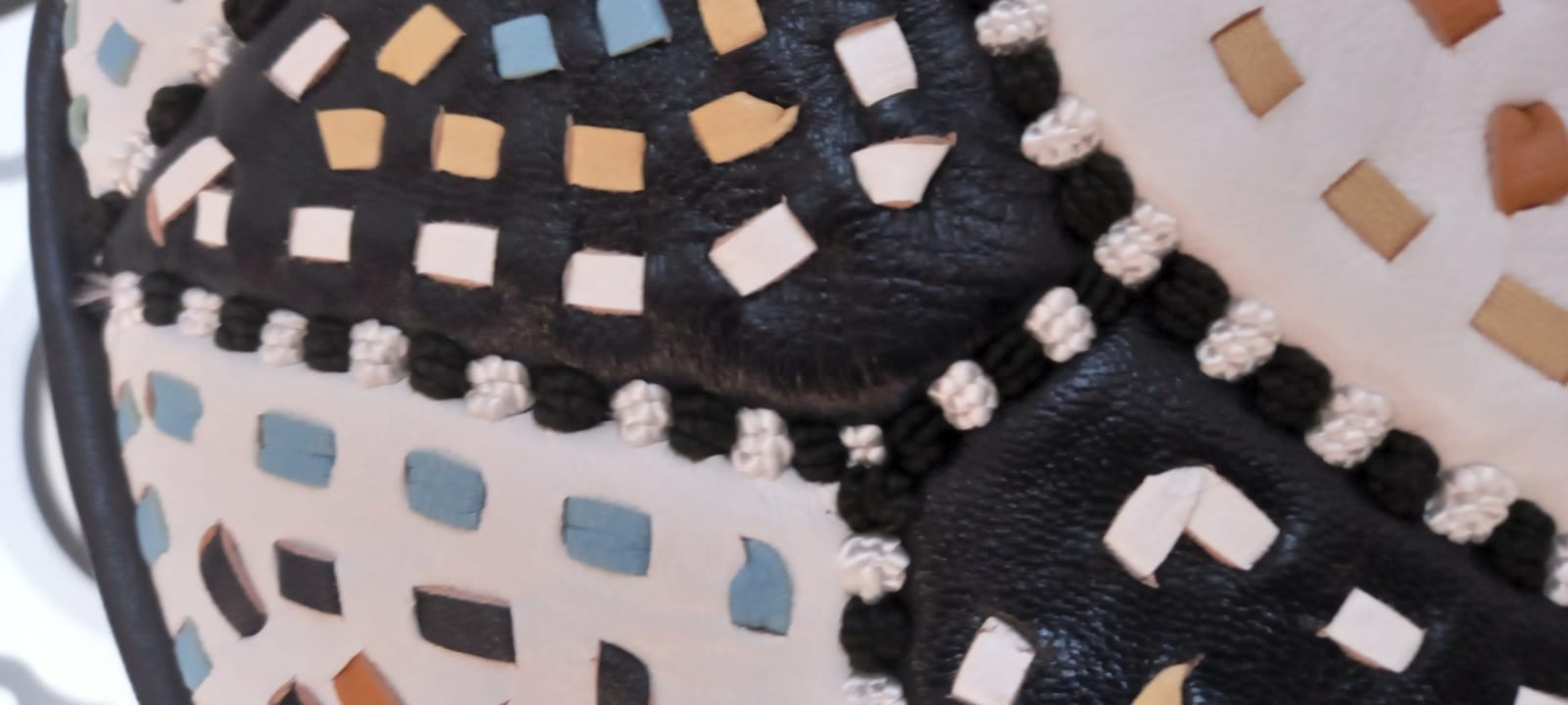  Pouf leather and Sabra silk Colored Morocco