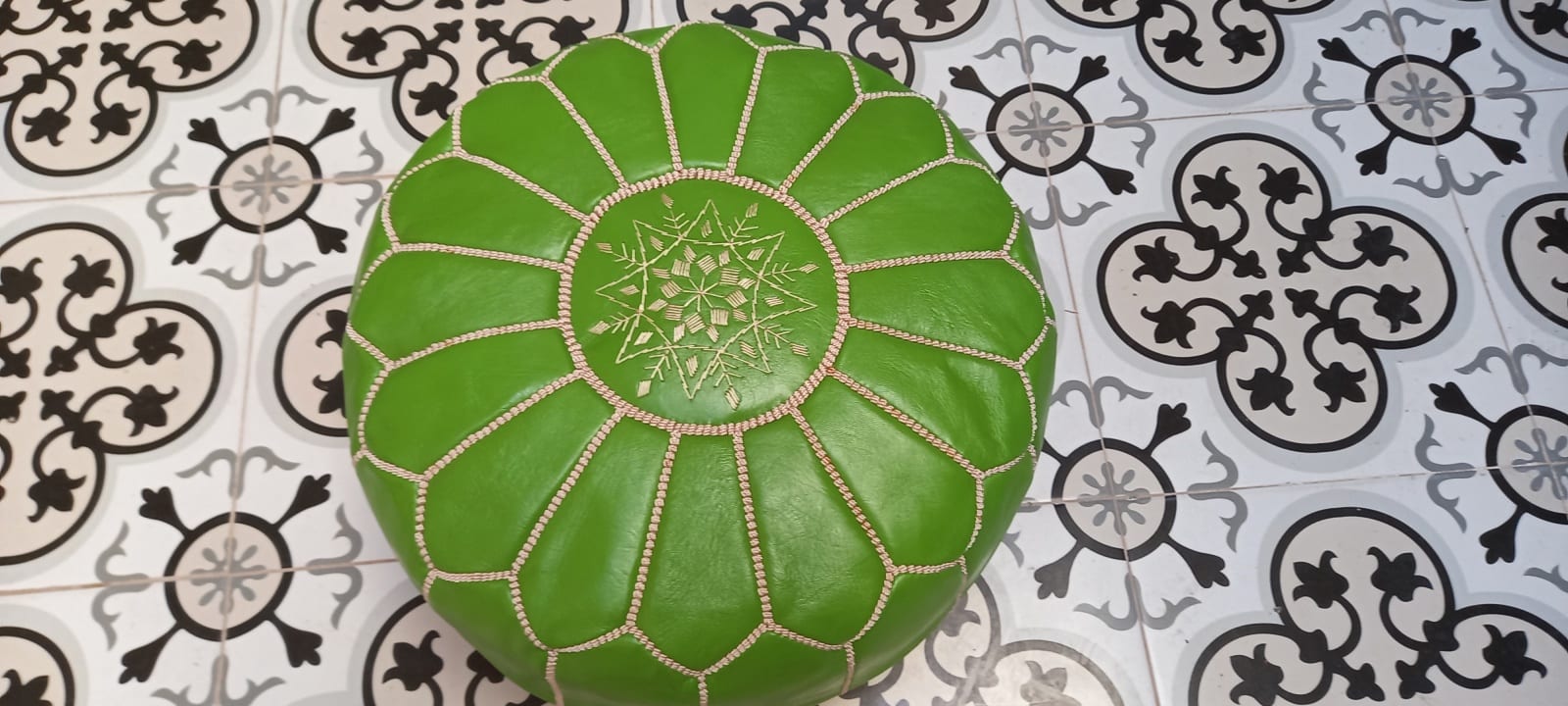  Pouf leather and Sabra silk Green, White Morocco