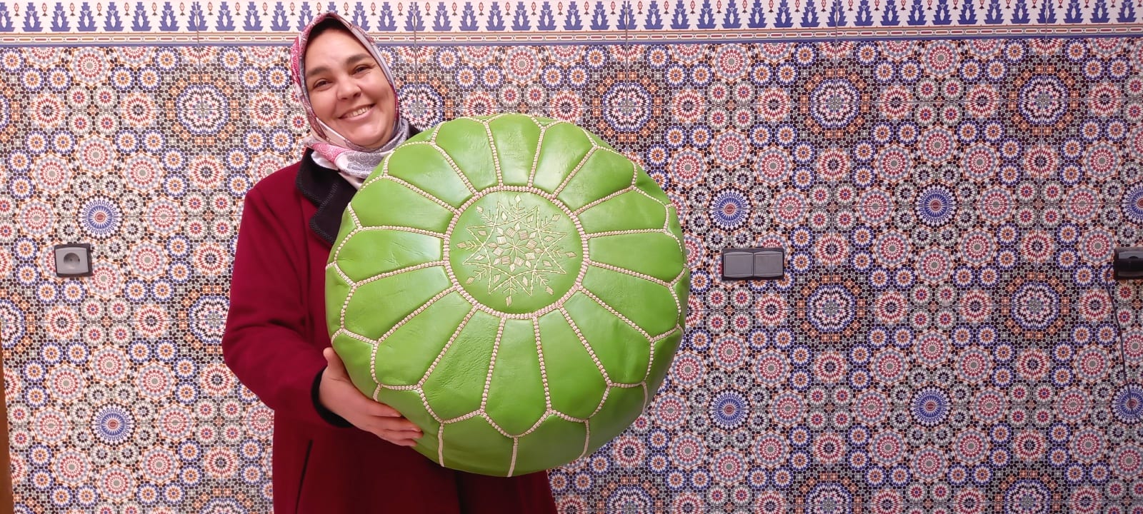  Pouf leather and Sabra silk Green, White Morocco