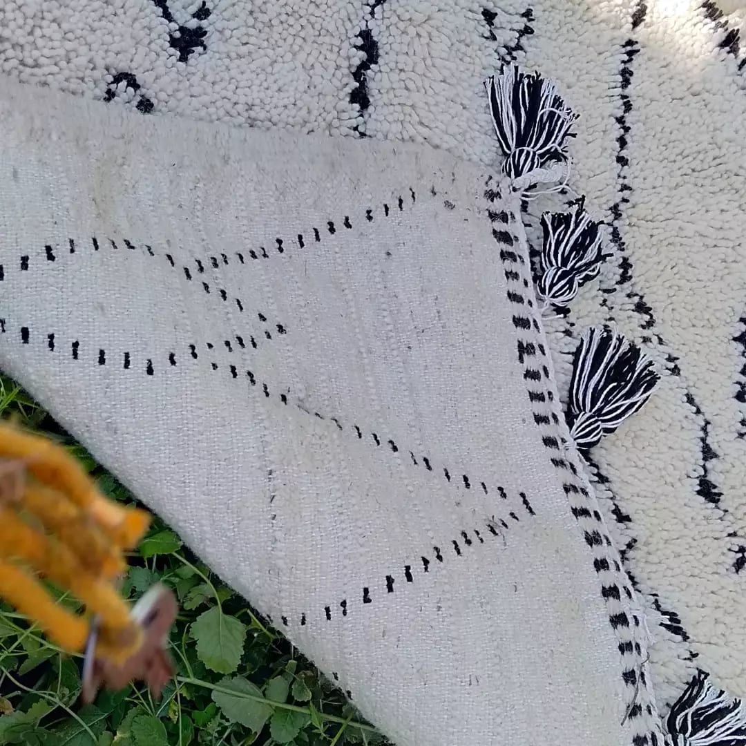 Handmade pileknot rug