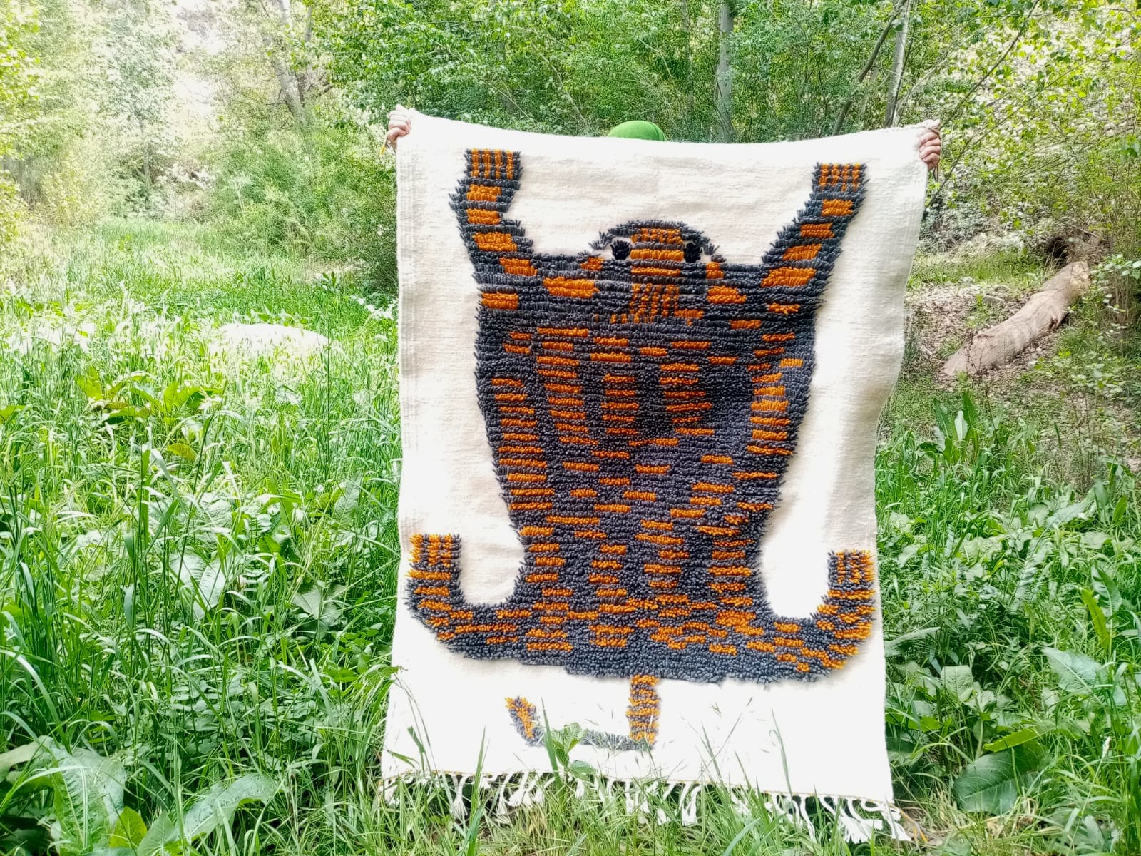 Handmade pileknot rug