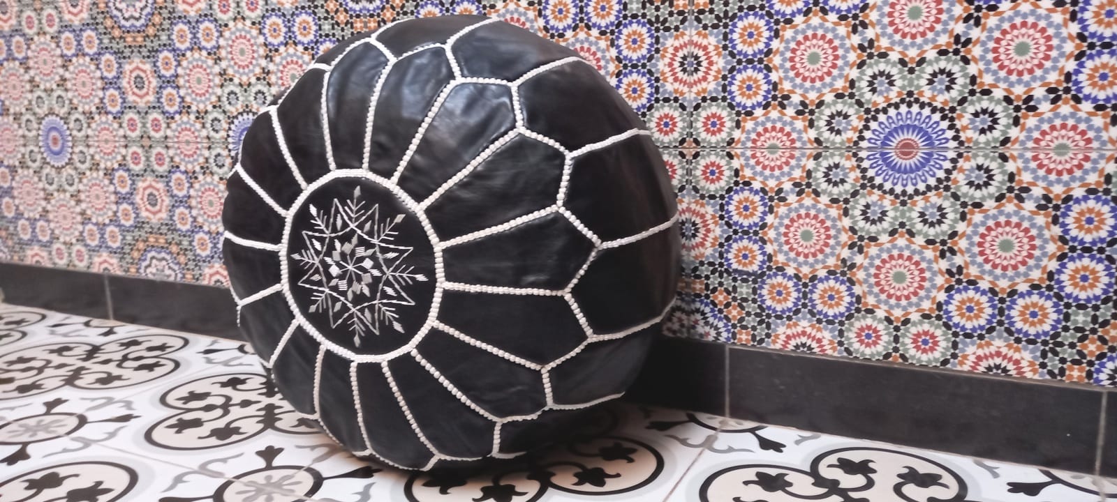  Pouf leather and Sabra silk Black, White Morocco