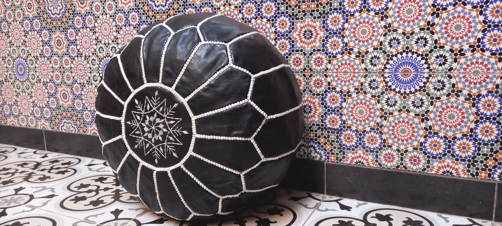  Pouf leather and Sabra silk Black, White Morocco