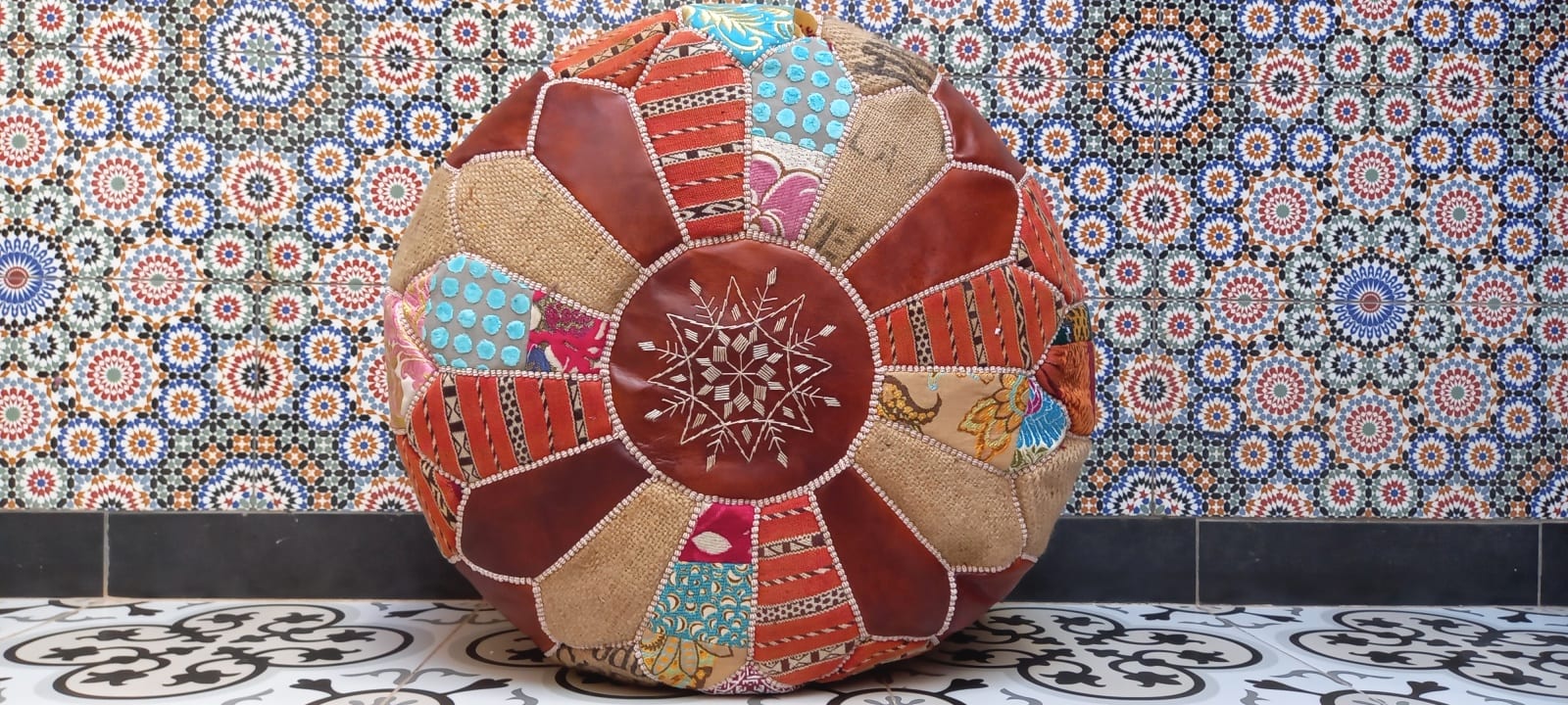  Pouf leather and Sabra silk Colored Morocco