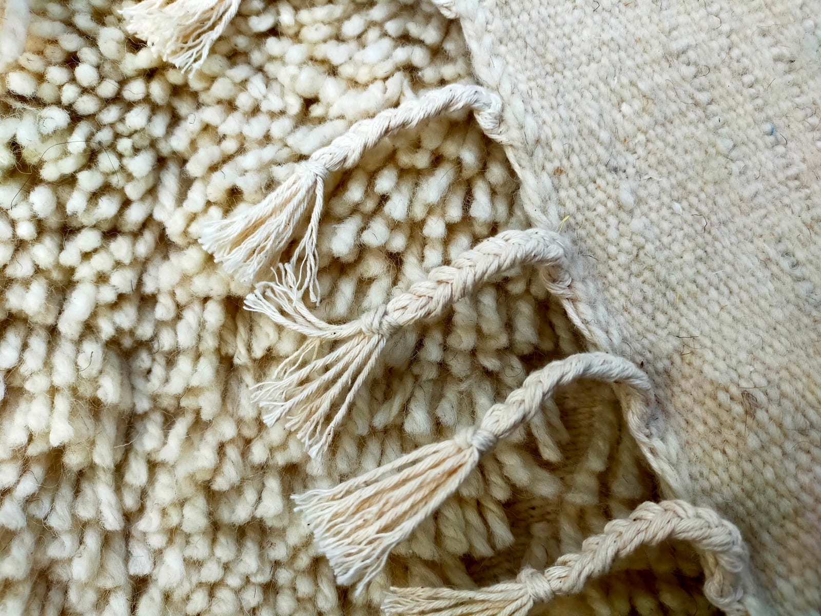 Handmade pileknot rug