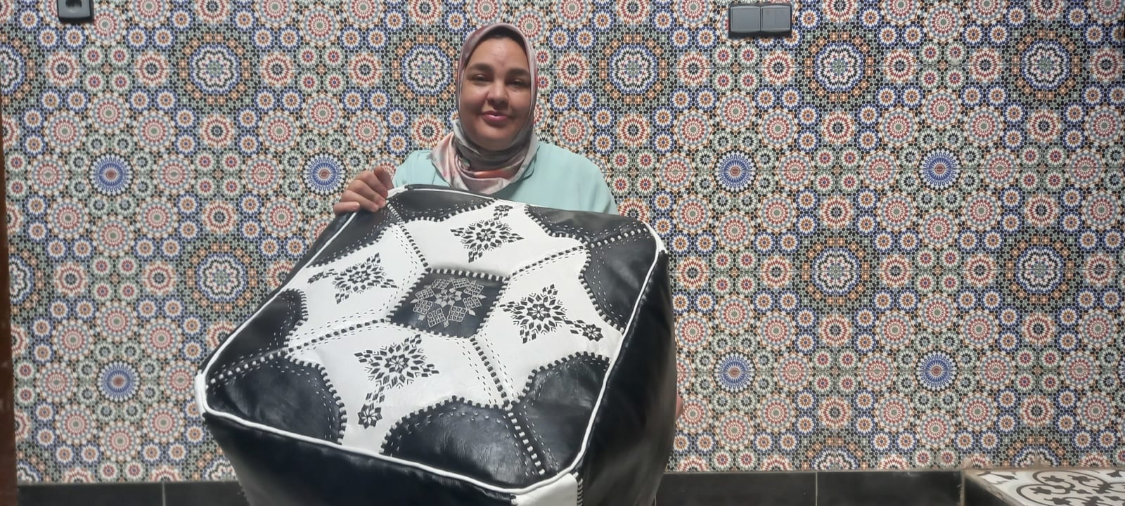  Pouf leather and Sabra silk Black, White Morocco