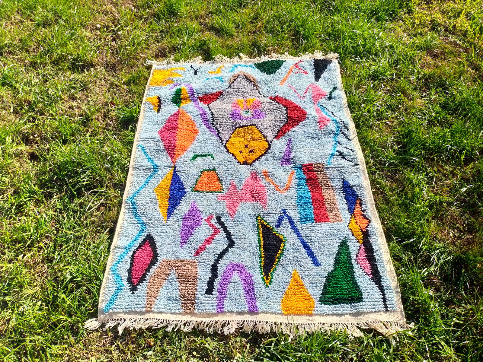 Handmade pileknot rug