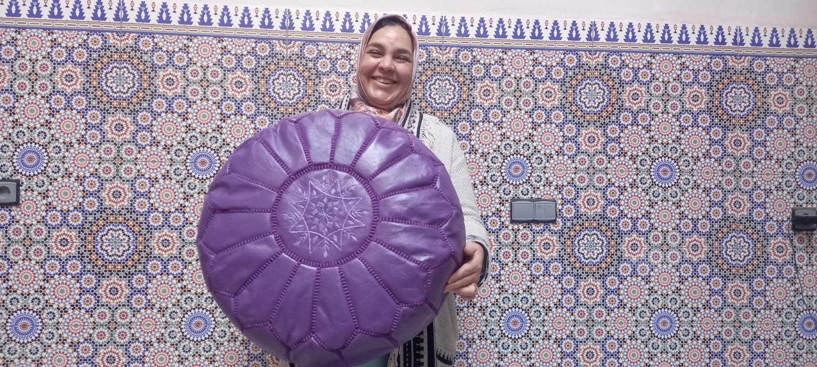  Pouf leather and Sabra silk Purple Morocco