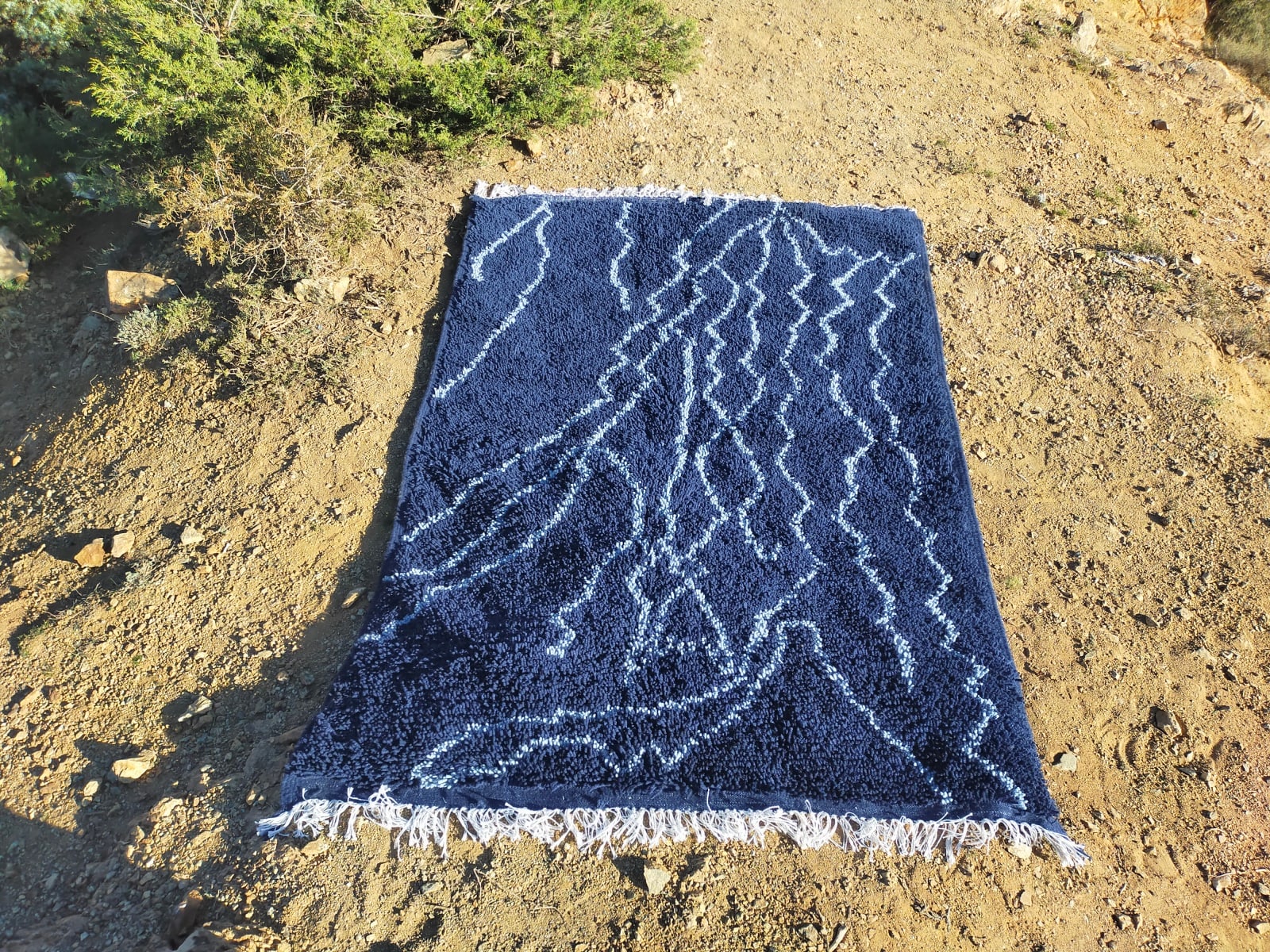 Handmade pileknot rug