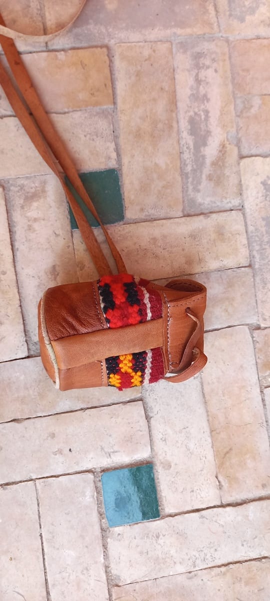  bag thread and leather Colored Morocco